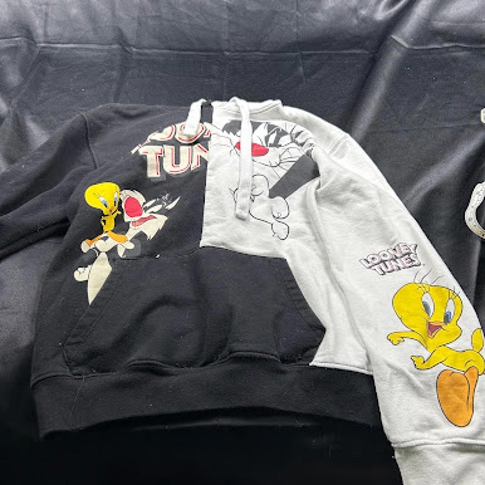 Looney Tunes Tweety Sylvester Split Black White Graphic Hoodie XS(1)